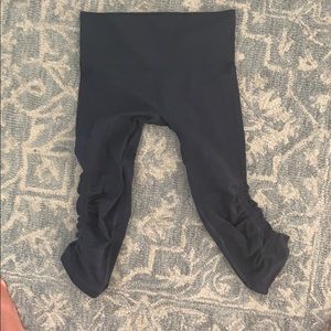 Lulu cropped leggings
